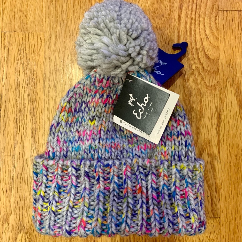 Echo Pom knitted beanie. NWT